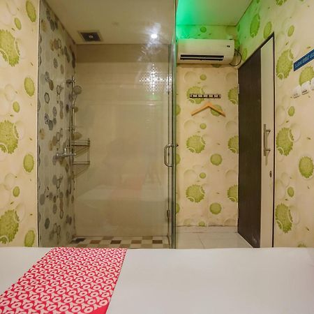 Super Oyo Capital O 92633 Spring Hotel Gubeng 수라바야 외부 사진