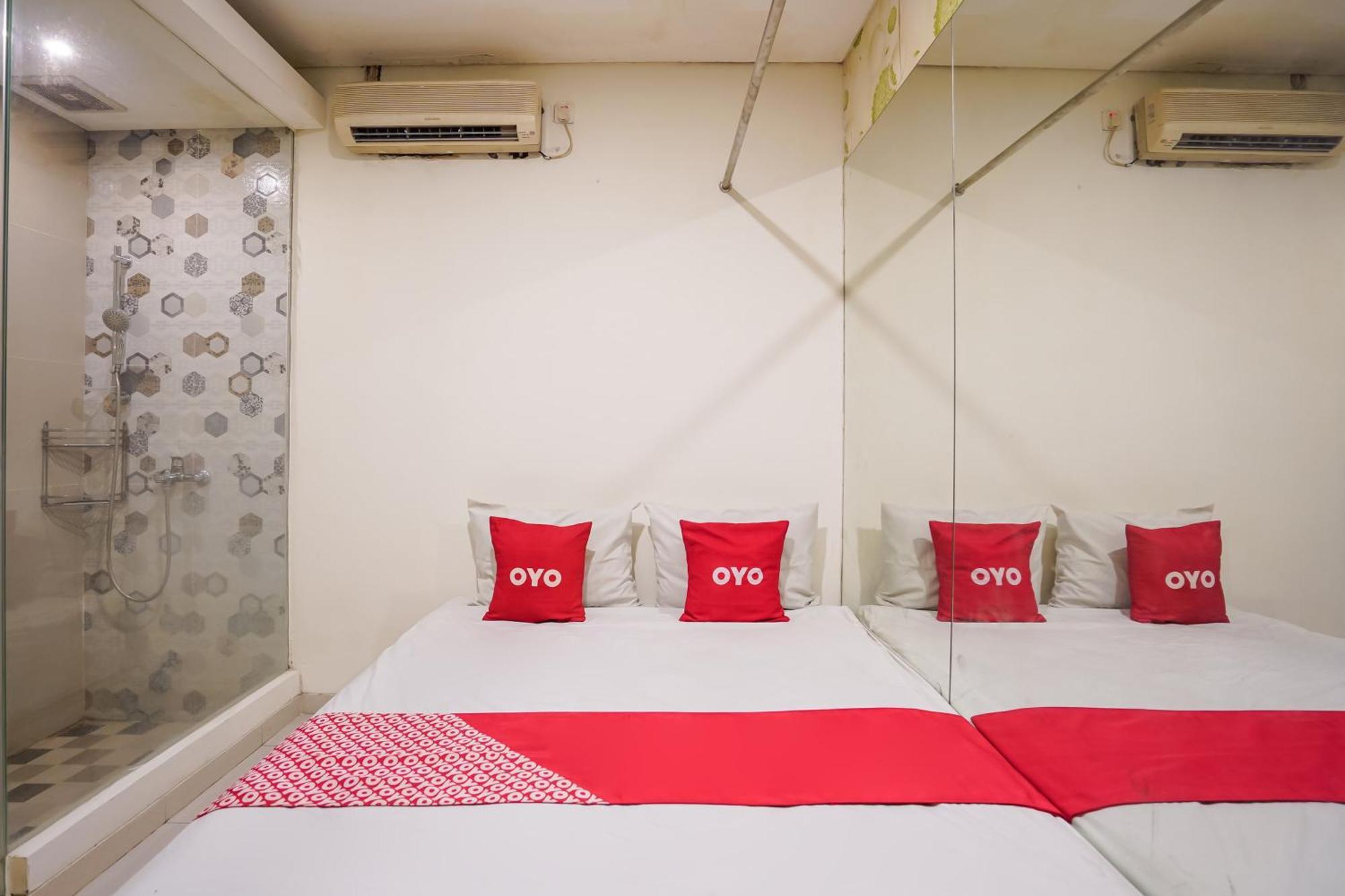 Super Oyo Capital O 92633 Spring Hotel Gubeng 수라바야 외부 사진